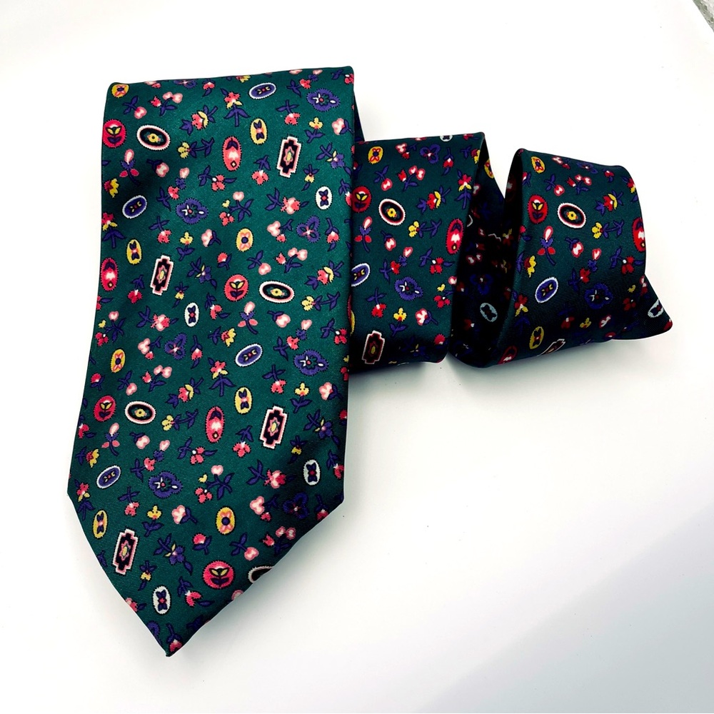 Vtg DiMarco Eleganté Handmade Silk Tie. Teal w/ Floral motif. 3.5x58”.